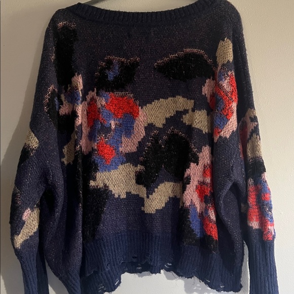 Abstract floral Maeve VNeck Floral Pullover - Picture 7 of 9